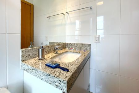 Apartamento à venda com 130m², 4 quartos e 4 vagasBanheiro da Suíte 3