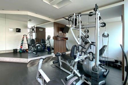 Apartamento à venda com 130m², 4 quartos e 4 vagasÁrea comum - Academia