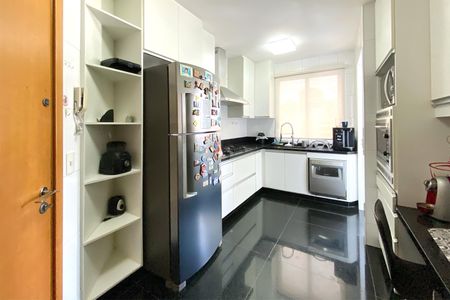 Apartamento à venda com 130m², 4 quartos e 4 vagasCozinha