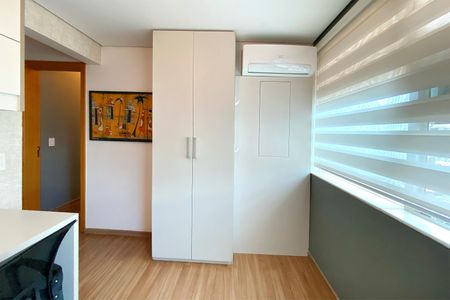 Apartamento à venda com 130m², 4 quartos e 4 vagasEscritório da Suite 1