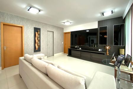 Apartamento à venda com 130m², 4 quartos e 4 vagasSala