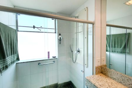 Apartamento à venda com 130m², 4 quartos e 4 vagasBanheiro da Suíte 1