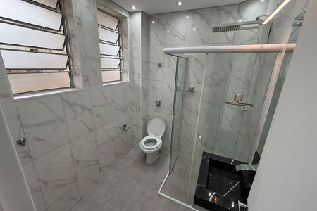 Banheiro  de apartamento para alugar com 1 quarto, 70m² em José Menino, Santos