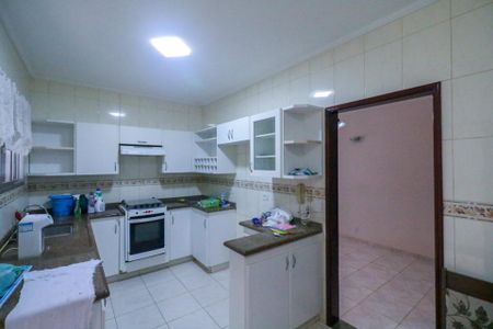 Casa à venda com 250m², 3 quartos e 3 vagas Casa à venda com 250m², 3 quartos e 3 vagasCozinha