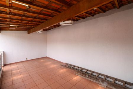 Casa à venda com 250m², 3 quartos e 3 vagas Casa à venda com 250m², 3 quartos e 3 vagasÁrea Gourmet
