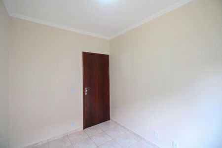 Casa à venda com 250m², 3 quartos e 3 vagas Casa à venda com 250m², 3 quartos e 3 vagasQuarto 2