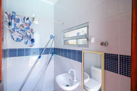 Casa à venda com 250m², 3 quartos e 3 vagas Casa à venda com 250m², 3 quartos e 3 vagasBanheiro de Serviço/Piscina