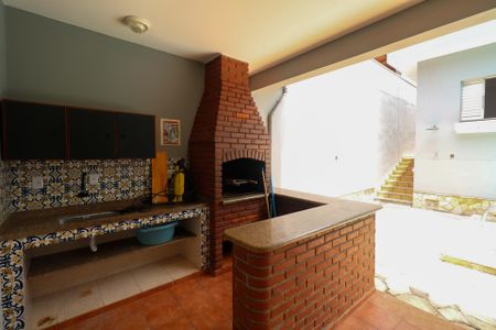 Casa à venda com 250m², 3 quartos e 3 vagas Casa à venda com 250m², 3 quartos e 3 vagasChurrasqueira