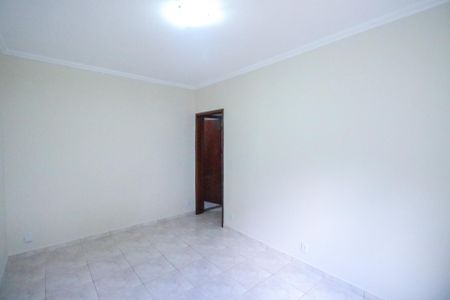 Casa à venda com 250m², 3 quartos e 3 vagas Casa à venda com 250m², 3 quartos e 3 vagasQuarto