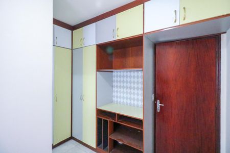 Casa à venda com 250m², 3 quartos e 3 vagas Casa à venda com 250m², 3 quartos e 3 vagasSuíte