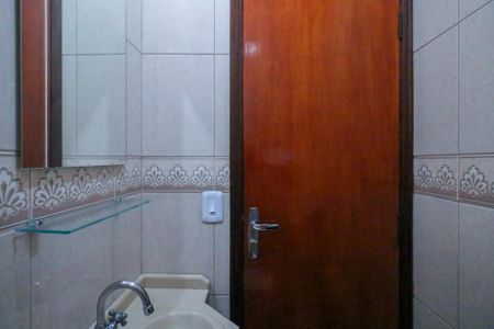 Casa à venda com 250m², 3 quartos e 3 vagas Casa à venda com 250m², 3 quartos e 3 vagasLavabo