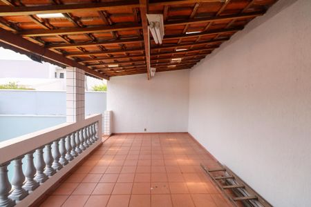 Casa à venda com 250m², 3 quartos e 3 vagas Casa à venda com 250m², 3 quartos e 3 vagasÁrea Gourmet
