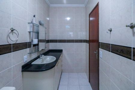 Casa à venda com 250m², 3 quartos e 3 vagas Casa à venda com 250m², 3 quartos e 3 vagasBanheiro Social