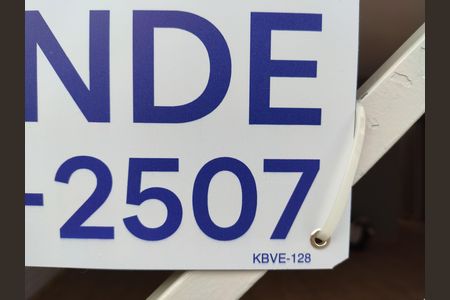 Casa à venda com 250m², 3 quartos e 3 vagas Casa à venda com 250m², 3 quartos e 3 vagasPlaca KBVE-128