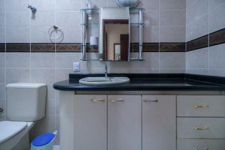 Casa à venda com 250m², 3 quartos e 3 vagas Casa à venda com 250m², 3 quartos e 3 vagasBanheiro Social