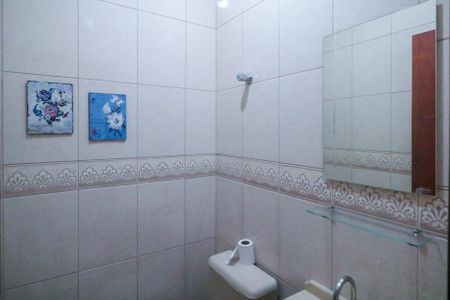 Casa à venda com 250m², 3 quartos e 3 vagas Casa à venda com 250m², 3 quartos e 3 vagasLavabo