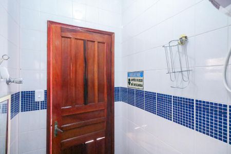 Casa à venda com 250m², 3 quartos e 3 vagas Casa à venda com 250m², 3 quartos e 3 vagasBanheiro de Serviço/Piscina