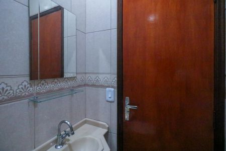 Casa à venda com 250m², 3 quartos e 3 vagas Casa à venda com 250m², 3 quartos e 3 vagasLavabo