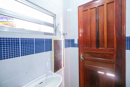 Casa à venda com 250m², 3 quartos e 3 vagas Casa à venda com 250m², 3 quartos e 3 vagasBanheiro de Serviço/Piscina