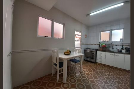 Casa à venda com 3 quartos, 200m² em Moema, São Paulo