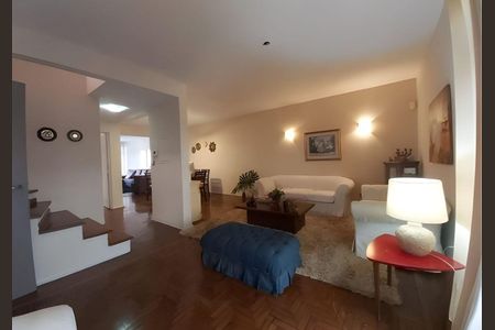 Casa à venda com 3 quartos, 200m² em Moema, São Paulo