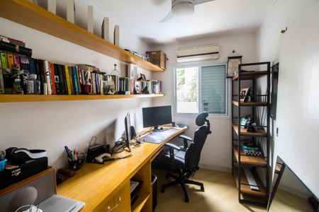 Casa de condomínio à venda com 300m², 4 quartos e 4 vagasEscritório