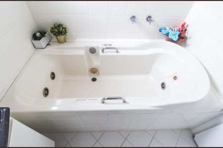 Casa de condomínio à venda com 300m², 4 quartos e 4 vagasBanheiro da Suíte