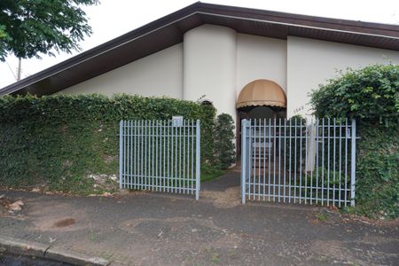 Casa para alugar com 1193m², 4 quartos e 4 vagasFachada