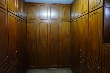 Casa para alugar com 1193m², 4 quartos e 4 vagasCloset Suíte 2