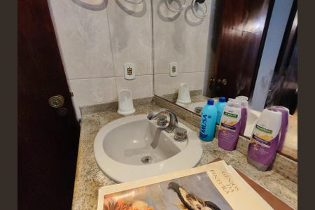 Apartamento à venda com 180m², 3 quartos e 3 vagasBanheiro social