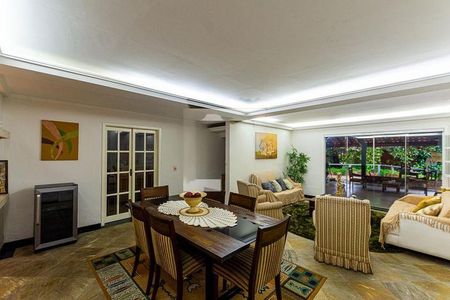 Casa à venda com 5 quartos, 228m² em Vila Progresso, Niterói