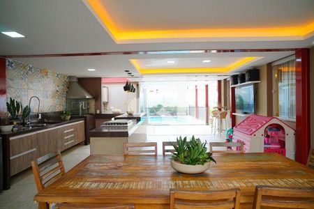 Casa à venda com 585m², 4 quartos e 3 vagas