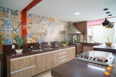 Casa à venda com 585m², 4 quartos e 3 vagas