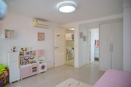 Casa à venda com 585m², 4 quartos e 3 vagas