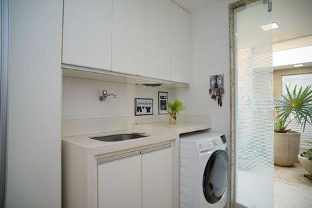 Casa à venda com 585m², 4 quartos e 3 vagas