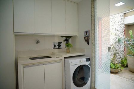 Casa à venda com 585m², 4 quartos e 3 vagas