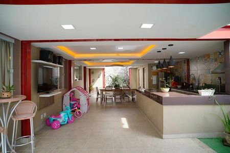 Casa à venda com 585m², 4 quartos e 3 vagas