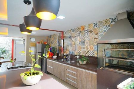 Casa à venda com 585m², 4 quartos e 3 vagas