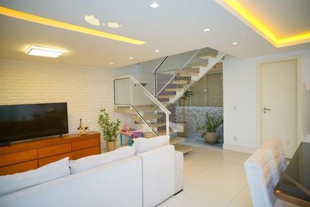 Casa à venda com 4 quartos, 585m² em Várzea das Moças, Niterói