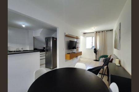 Sala de casa de condomínio para alugar com 3 quartos, 80m² em Vargem Pequena, Rio de Janeiro