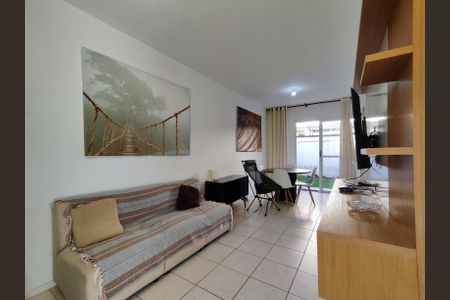 Sala de casa de condomínio para alugar com 3 quartos, 80m² em Vargem Pequena, Rio de Janeiro