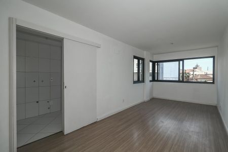 Sala de apartamento para alugar com 3 quartos, 76m² em Jardim Itu, Porto Alegre