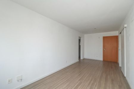 Sala de apartamento para alugar com 3 quartos, 76m² em Jardim Itu, Porto Alegre