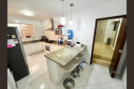 Casa à venda com 222m², 6 quartos e 2 vagasCozinha 2