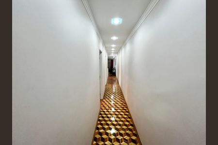 Casa à venda com 222m², 6 quartos e 2 vagasCorredor