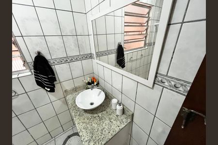 Casa à venda com 222m², 6 quartos e 2 vagasBanheiro 2