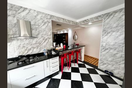 Casa à venda com 222m², 6 quartos e 2 vagasCozinha