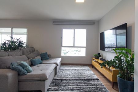 Apartamento à venda com 130m², 4 quartos e 2 vagasSala