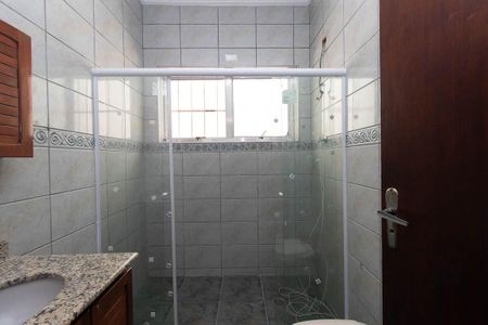 Banheiro de casa para alugar com 2 quartos, 200m² em Vila Leonor, São Paulo