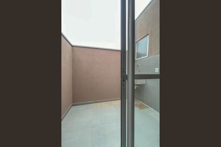 Casa à venda com 75m², 3 quartos e 1 vaga Casa à venda com 75m², 3 quartos e 1 vagaVaranda e Área de Serviço